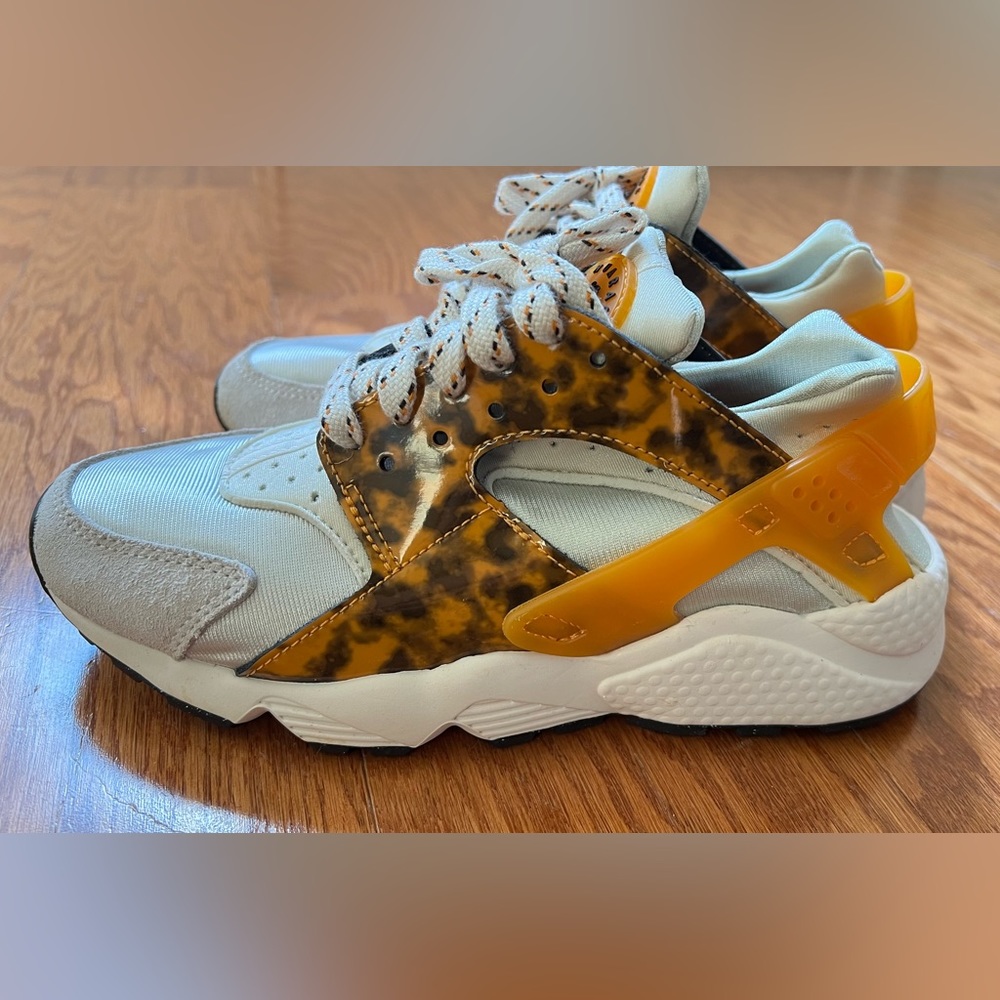 NIKE Huarache Sneakers